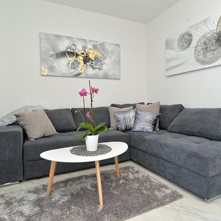 Apartments Violete 742 Pula Ngoại thất bức ảnh