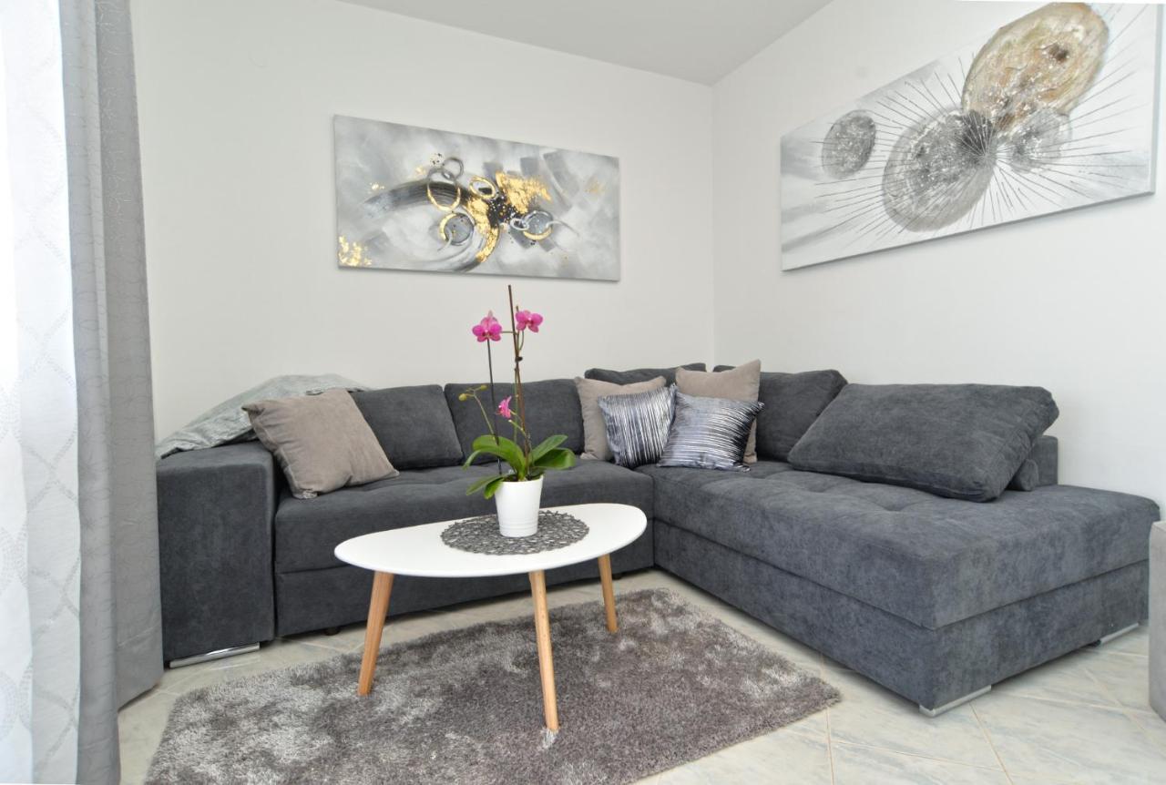 Apartments Violete 742 Pula Ngoại thất bức ảnh