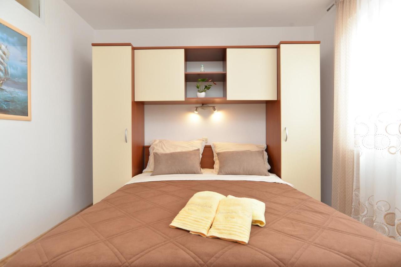 Apartments Violete 742 Pula Ngoại thất bức ảnh