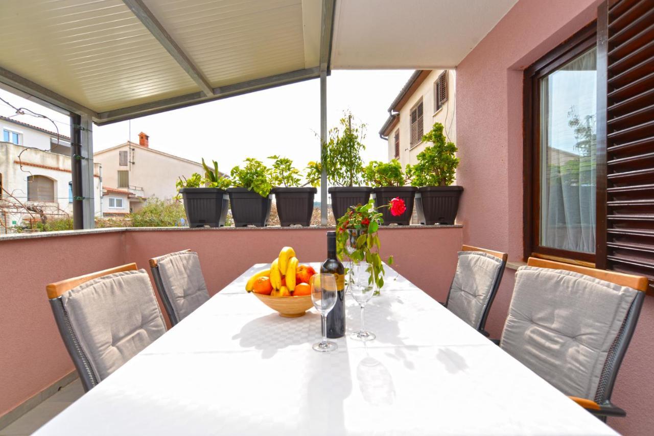Apartments Violete 742 Pula Ngoại thất bức ảnh
