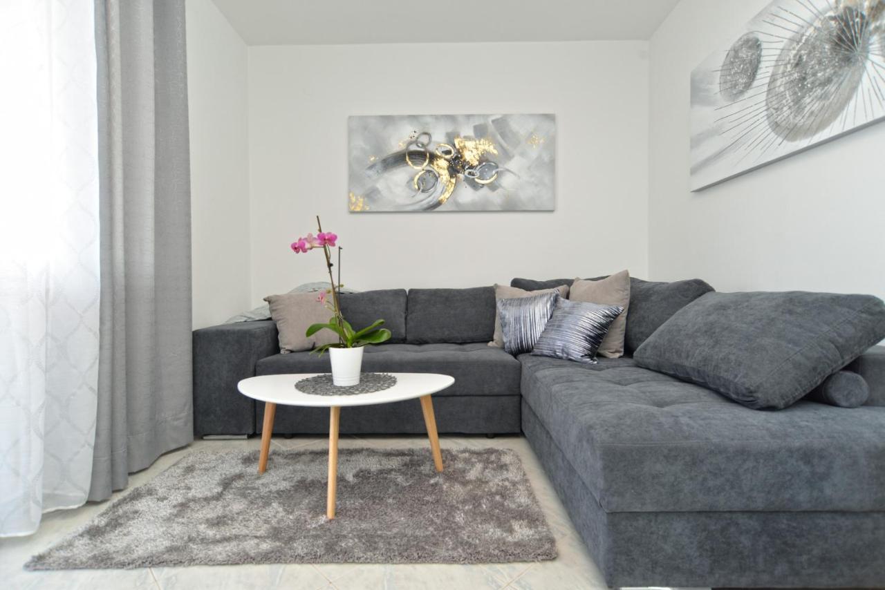 Apartments Violete 742 Pula Ngoại thất bức ảnh