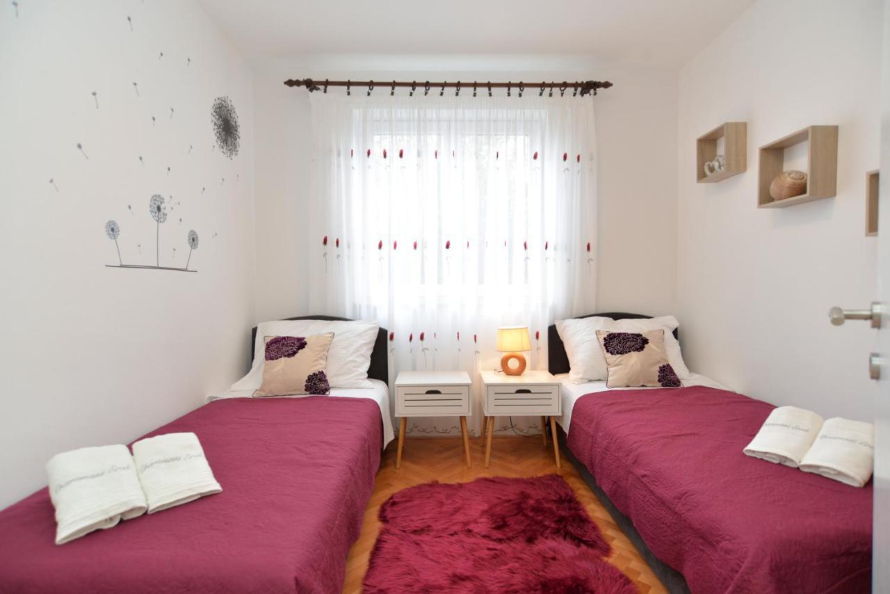 Apartments Violete 742 Pula Ngoại thất bức ảnh